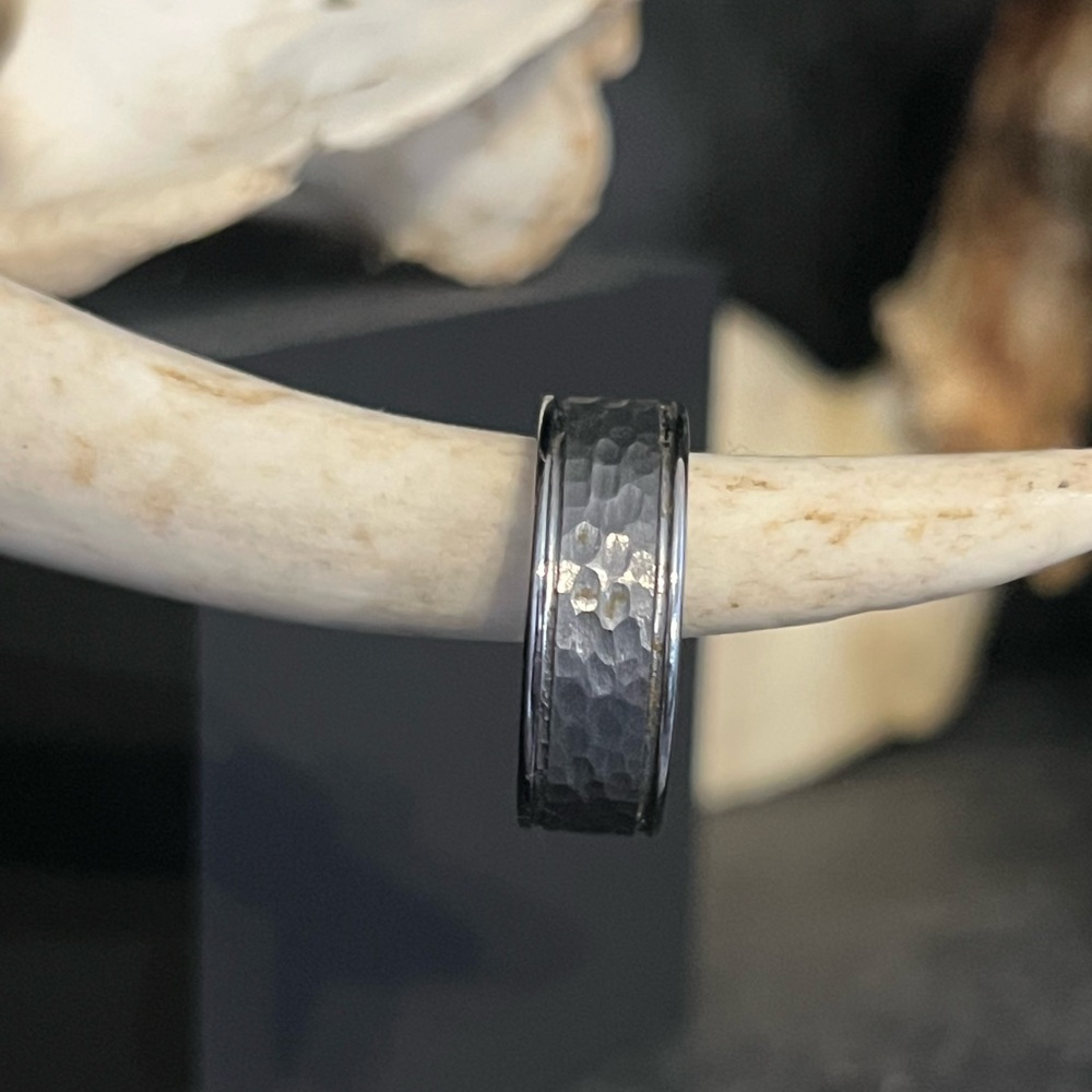 Tungsten Ring - Picture 2 of 3